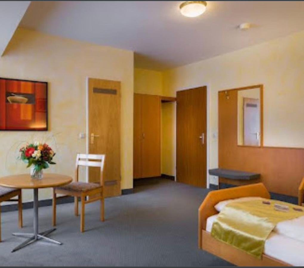 קרלסרוהה Mc Hotel מראה חיצוני תמונה