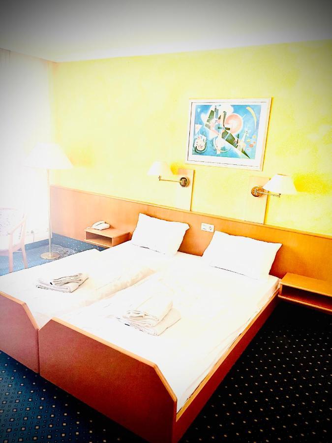קרלסרוהה Mc Hotel מראה חיצוני תמונה