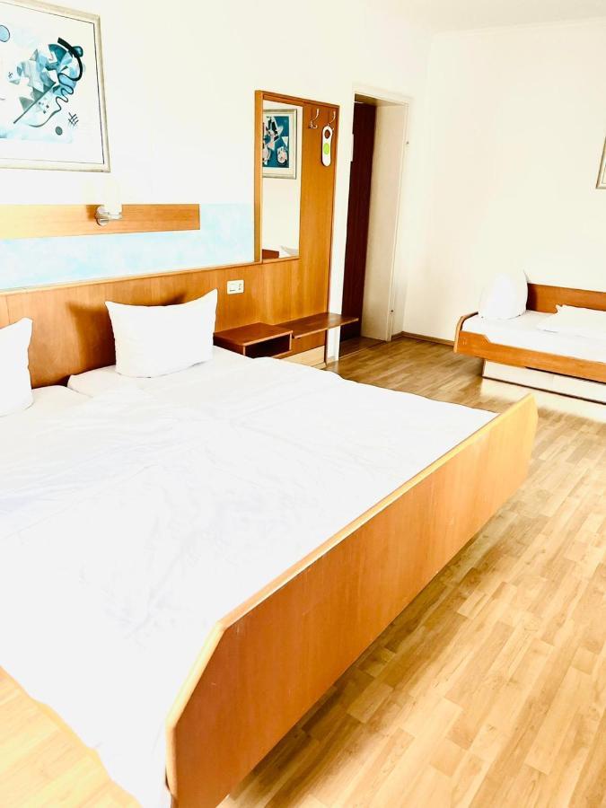 קרלסרוהה Mc Hotel מראה חיצוני תמונה
